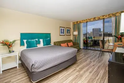 Image de Studio w/Partial Ocean View & Free Wifi!