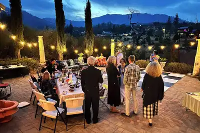 Image de Farmhouse near Harbin Hot Springs with 3 bedrooms, 2 guest cabins, creek access