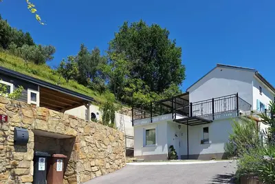 Image de Secluded Authentic Apartment with Terrace - Studio Apartment with Terrace
