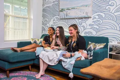 Image de Chic & Central / Less than a 10-minute drive to Pensacola Beach!