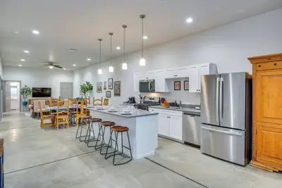 Image de Patio & Shared Hot Tub: Tucson Fourplex Townhome!