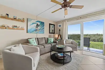 Image de Oceanfront I Ground Floor I Coastal Retreat