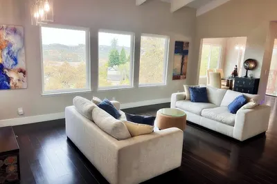 Image de “Serenquility” Best view in Eldorado Hills, 3 bedroom wrapped in love & harmony.