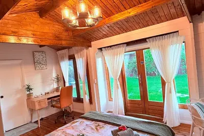 Image de Blissful Wooden Haven entire place is yours, 5 mins drive/ train from Parramatta