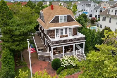 Image de 6 Bedroom Home 1 Block to the Beach! 1611 New Jersey Ave