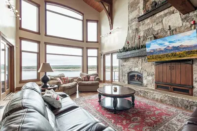 Image de Large Home w/ Hot Tub, Fire Pit, & Basketball Court – 7br, Sleeps 20!