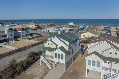 Image de Experience coastal living at Sandy Beaches, a spacious home in the heart of Kill Devil Hills!