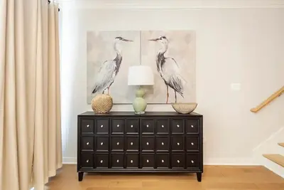 Image de Newly and lavishly furnished 3-bedroom townhome in Bowie to enjoy your stay