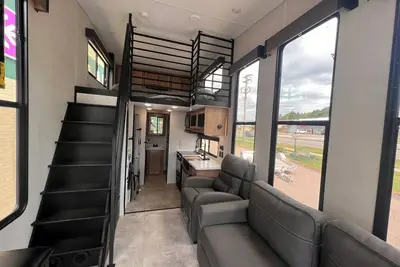 Image de Home Away From Home, Too