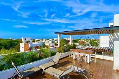 Image de Perfect Getaway: Beach and 5th Avenue Near You!