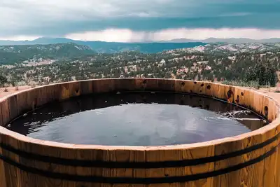 Image de Luxury Off-Grid Yurt: Hot Tub, Epic Views, WiFi, 10 Mins from Cripple Creek!