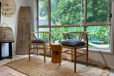 Image de Cabbage Tree Art House. $50 food & drinks voucher for all 3 night winter stays.