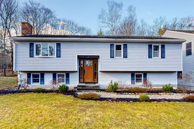 Image de Charming House with Deck, Bbq Grill, and Access to Scenic Trails