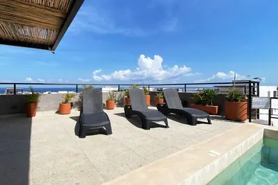 Image de Tropical Refuge with Pool: Up to 3 People.