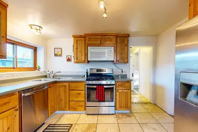 Image de Beautiful cottage with mountain views, wifi + hear outdoor activities
