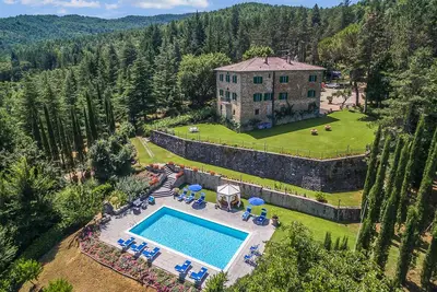 Image de Belle maison à Monterchi avec jacuzzi