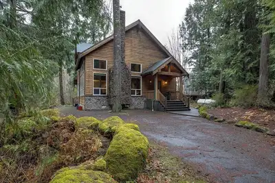 Image de Glacier Springs Cabin – Une élégante maison de campagne