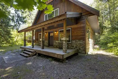 Image de FrançaisMt Baker Rim Cabin - Un souvenir de famille incroyable