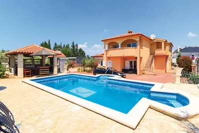 Image de Magnifique appartement Ă Stinjan avec.