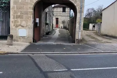 Image de Atypique Grange rénovée en ville avec toit terrasse