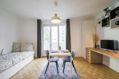 Image de Studio cosy \"Le Nid Tranquille\" - Tout Équipé - Secteur Chavant