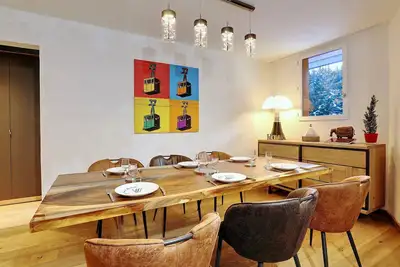 Image de Appartement de luxe 3 chambres en suite, skis aux pieds, WiFi, parking, à Courchevel 1850