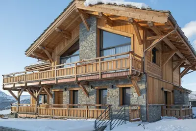 Image de Chalet luxueux à l'Alpe d'Huez, ski-in/ski-out, sauna, jacuzzi, animaux admis