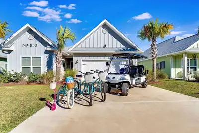 Image de Anchor Above-Gorgeous Home! Mil Suite, Game Room, Walking Distance To Beach, Gol