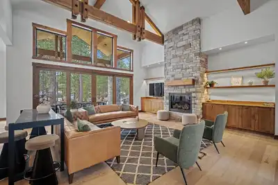 Image de Luxe Caldera Lodge with Access to Forest House