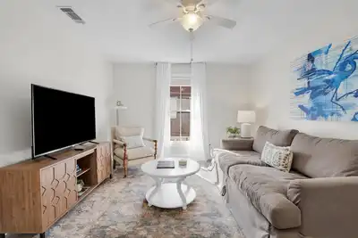 Image de Luxurious Carriage House on Crawford Square by Lucky Savannah