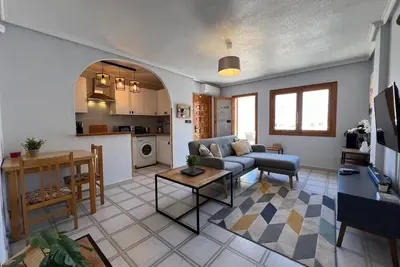 Image de Torrevieja Beach Holiday Apartment with Roof Terrace! 4 minute walk to beach