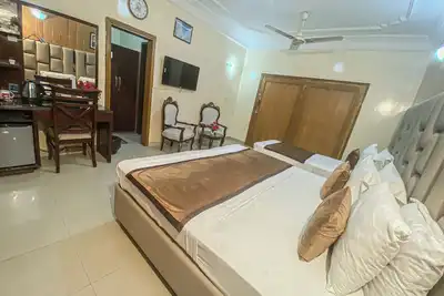Image de Executive Triplet Room with One King and One Single Beds, Fully Equipped!