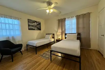 Image de Bargain Beverly Hills - 2 bedroom apartment near La Cienega Park Beverly Hills