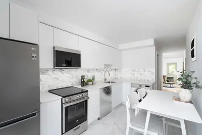 Image de Bienvenue dans ce superbe appartement au cœur du Plateau-Mont-Royal.