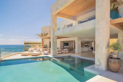 Image de Stunning Beachfront Villa w/ Gourmet Chefs, Butlers, Chauffeur, Yacht, Gym and m