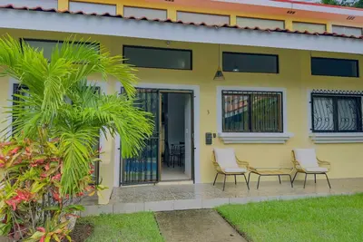 Image de Sea Bird #3 Spacious 2-Level Loft with Terrace & Pool Access