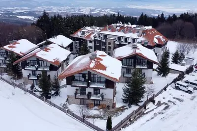 Image de Picturesque Apartment in beautiful setting with Mountain and Ski Slope Views