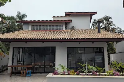 Image de 50m beach Gated Community Standing Sand High Standard 24h Security Guaratuba Bertioga Riviera