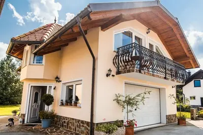 Image de Sunny and Comfortable Apartment with Terrace and Garden - Two Bedroom Apartment with Terrace