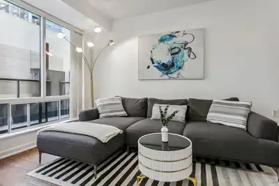 Image de Luxury Yorkville 2bed 2bath 5 guests Parking