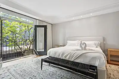 Image de Luxury Home Yorkville 4bed4bath Backyard Parking