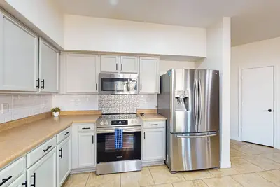 Image de Spectacular home with private pool & pool chiller, grill, loft w\/ games