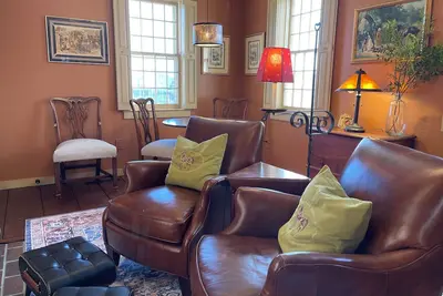 Image de Iconic Bow House, an Oasis in the Heart of the Niantic Bay Marina