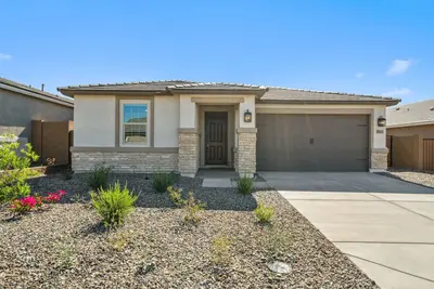 Image de This charming, single-level home in Gold Canyon is your ticket to comfort & ease