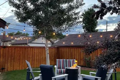 Image de Spacious Urban Home with Convenient Downtown and Mountains Access!