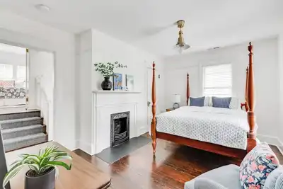 Image de Historic Uva Stay: Boone-White House and Cottage