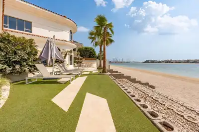 Image de Beachfront 6br Villa with 2 Asst Rooms, Own Pool, Cabana & Private Beach Access