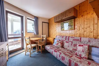 Image de Studio \"Les Bouquetins A\" avec balcon et vue sur la vallée (plein sud)