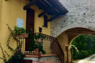 Image de Appartement 'La Casina Nel Borgo' avec vue sur les montagnes, terrasse privée et Wi-Fi