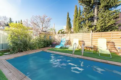 Image de Maison de vacances 'Le Chalet Houda Et Spa En Option' avec piscine privée, Wi-Fi et climatisation